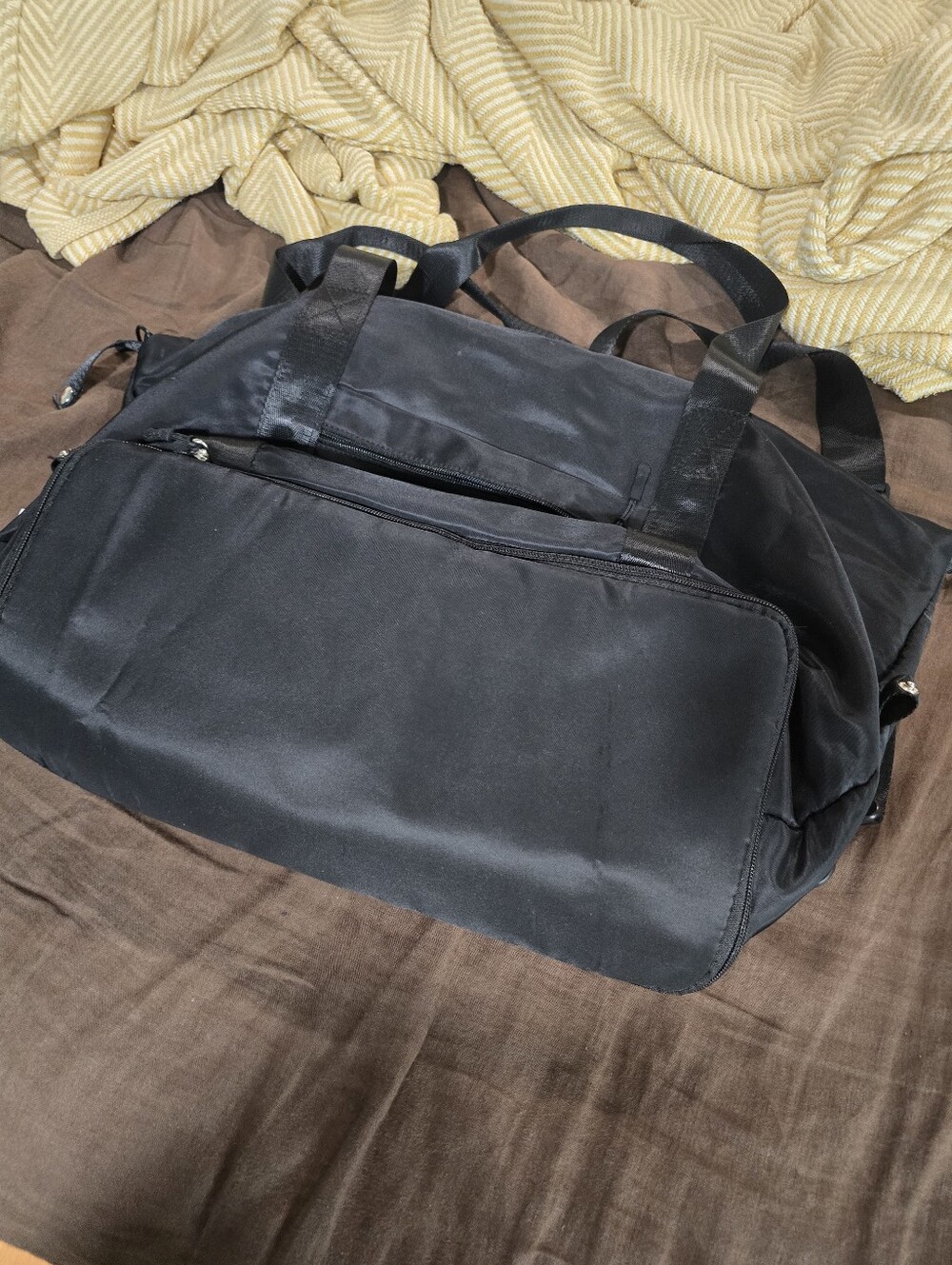The Foldie Black Nylon Foldable Expandable Shoulder Bag Travel Tote Minimalist - Picture 2 of 3
